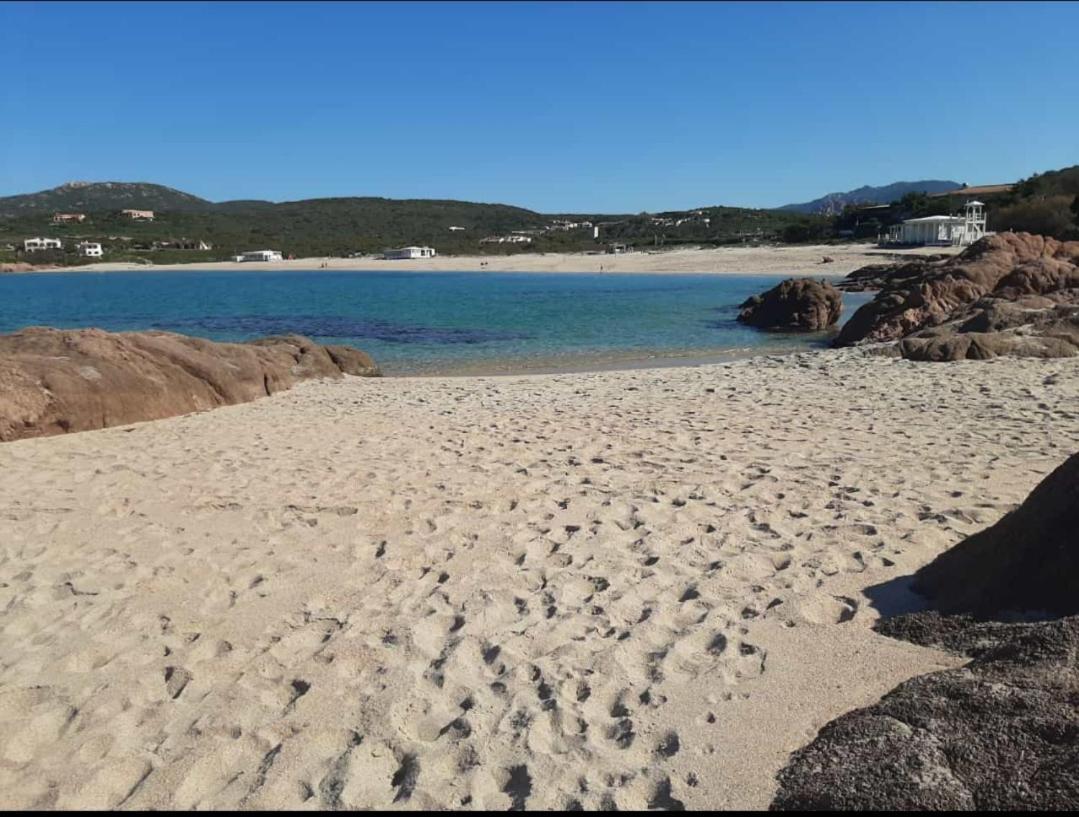 Tanca Della Torre Trilocale Vista Mare Lejlighed Isola Rossa Eksteriør billede